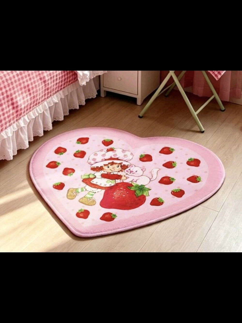 Heart-Shaped Strawberry Shortcake  Print Rug - Pink